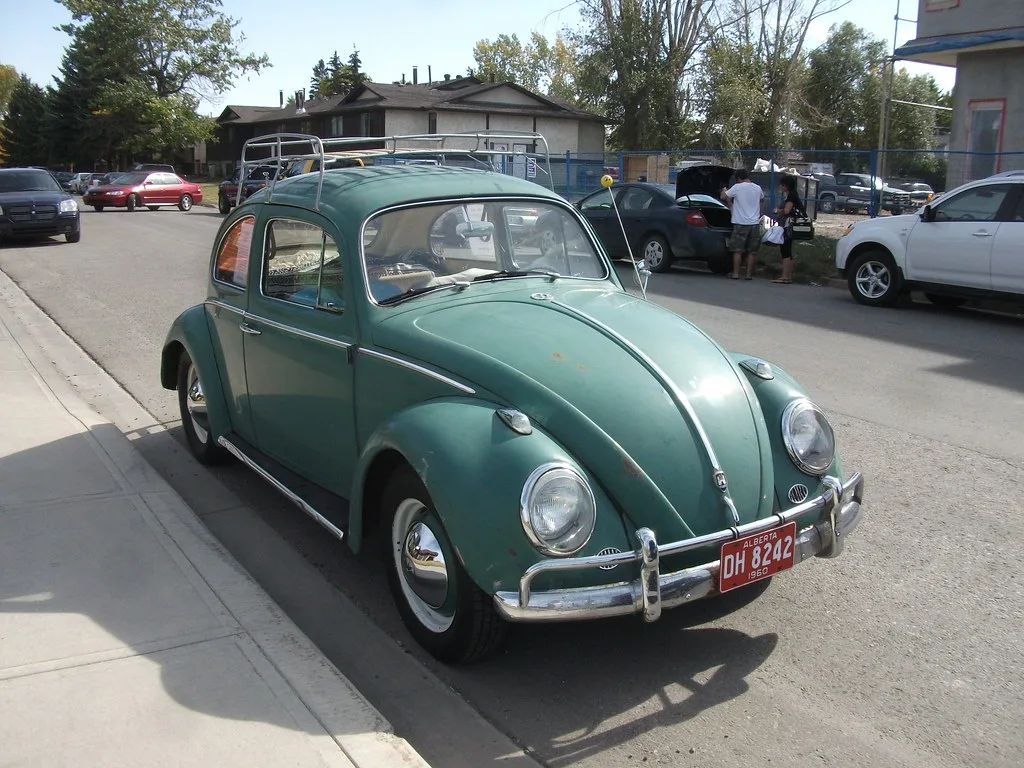 Klassieke groene Volkswagen Kever uit 1960, het icoon van The Bug Show op Spa-Francorchamps